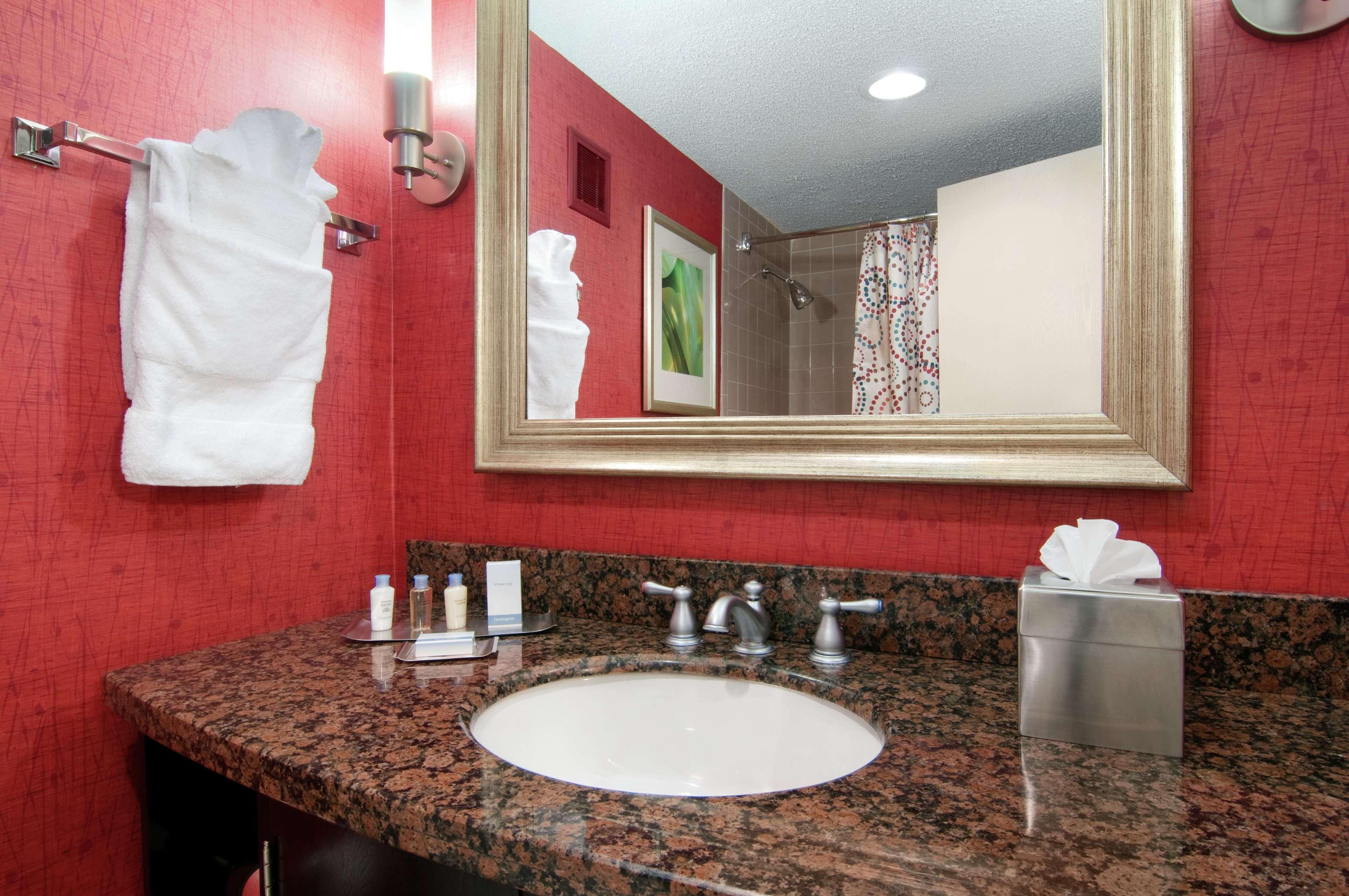 Hotel Doubletree By Hilton Columbus Habitación foto