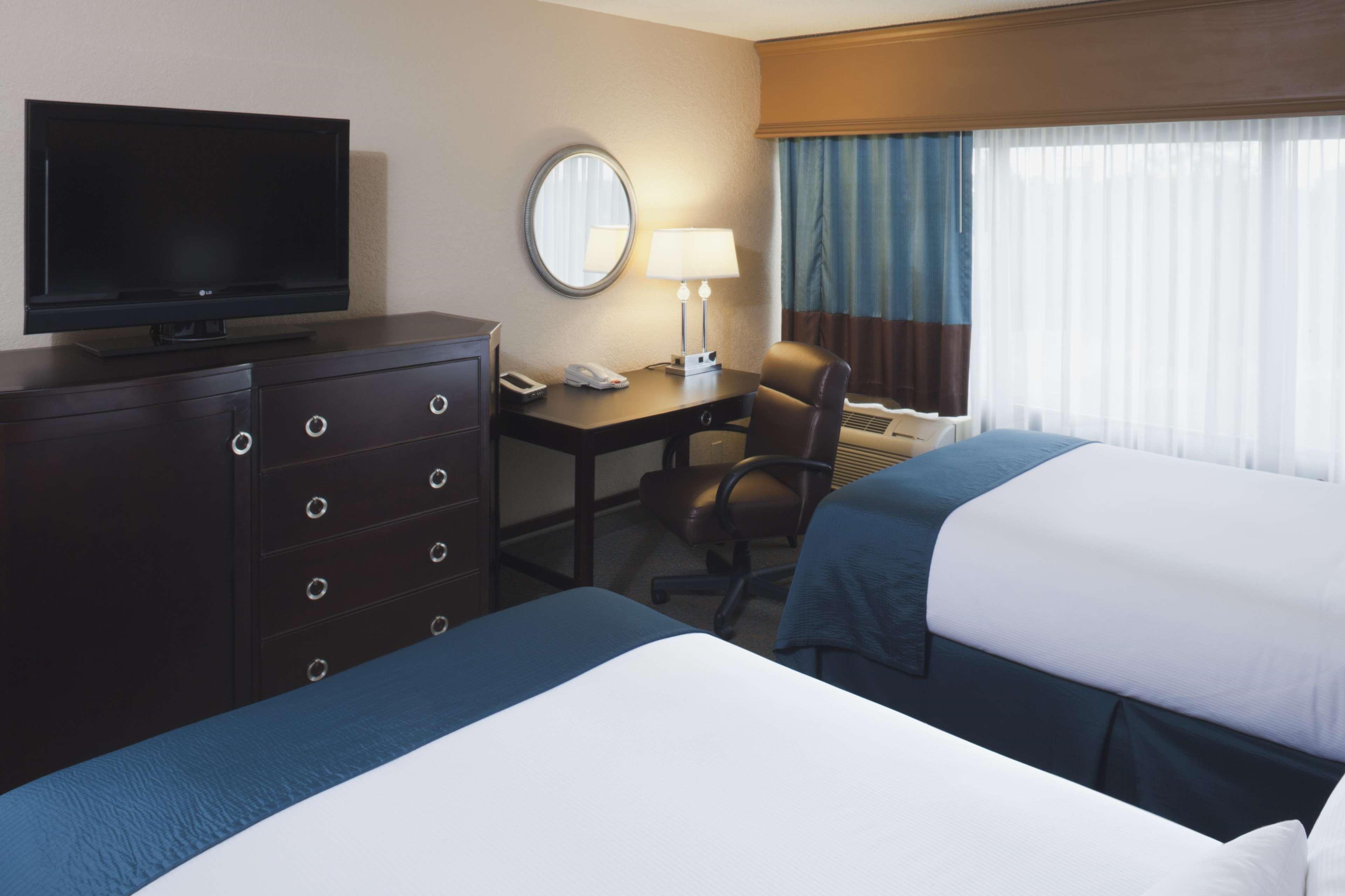 Hotel Doubletree By Hilton Columbus Habitación foto