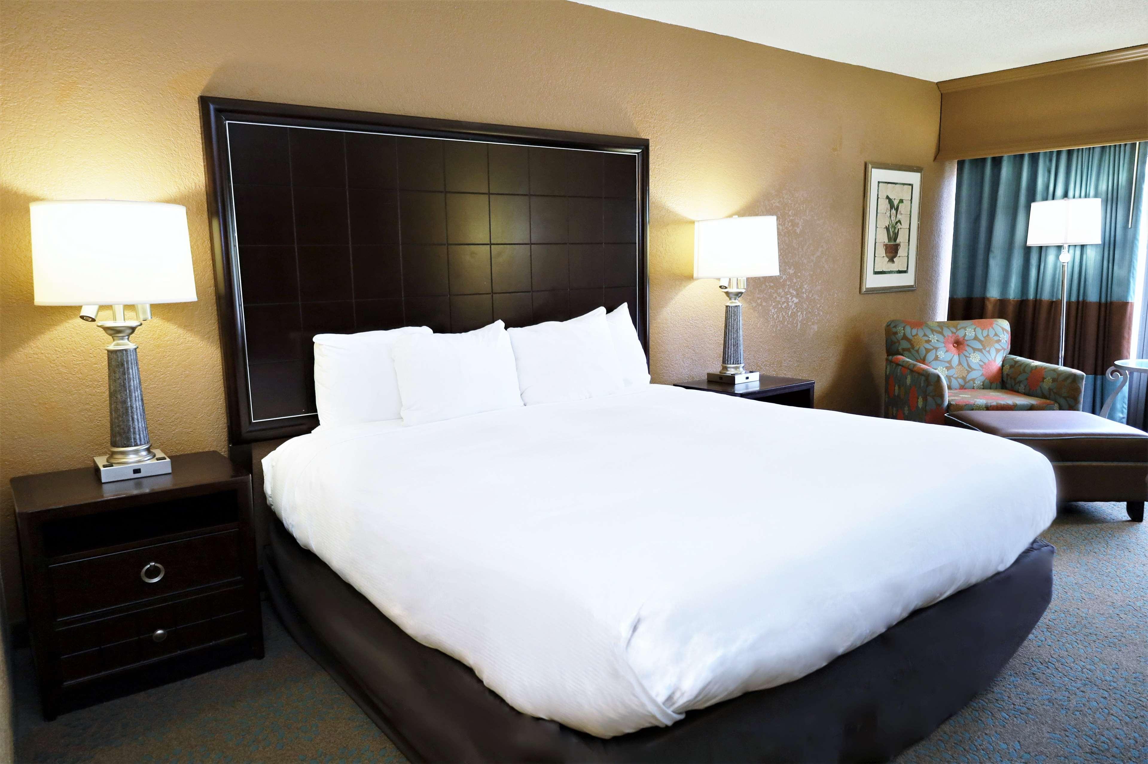 Hotel Doubletree By Hilton Columbus Exterior foto