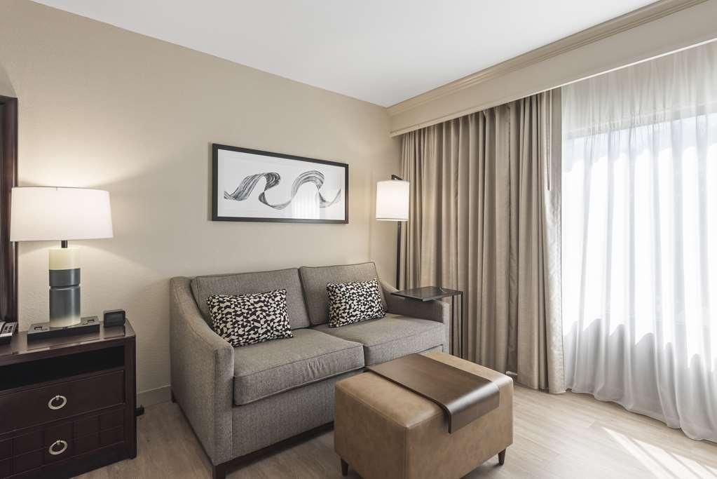 Hotel Doubletree By Hilton Columbus Habitación foto